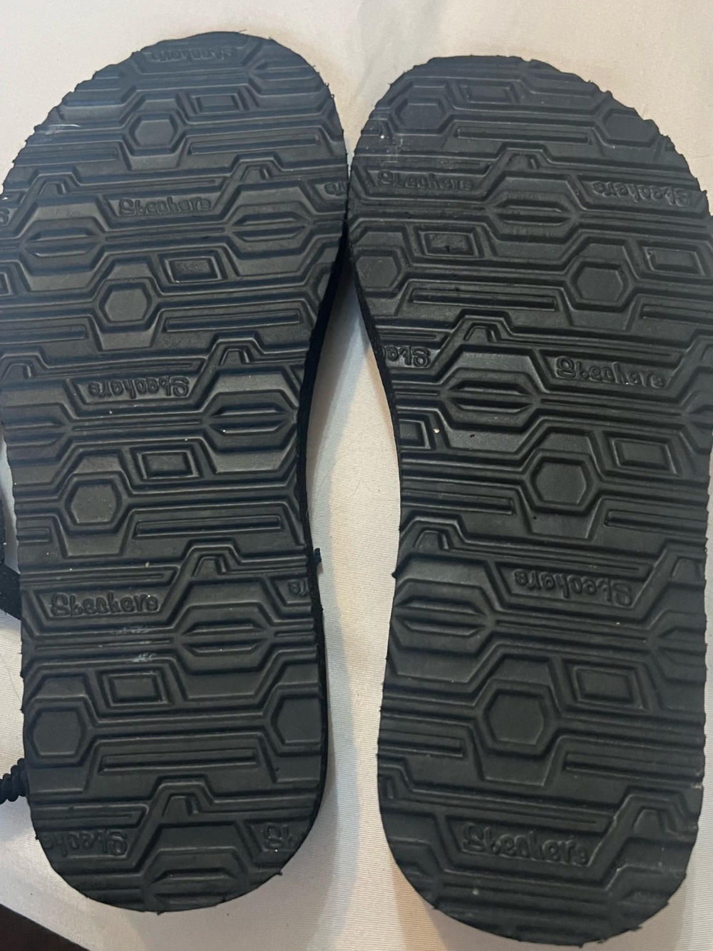 Skechers Black Jeweled Loop Thong Sandals - Picture 3 of 4